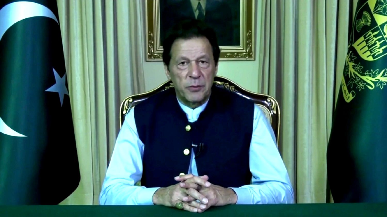 تحریک عدم اعتماد: عمران خان پر اقتدار سے بے دخلی کا خطرہ مزید گہرایا