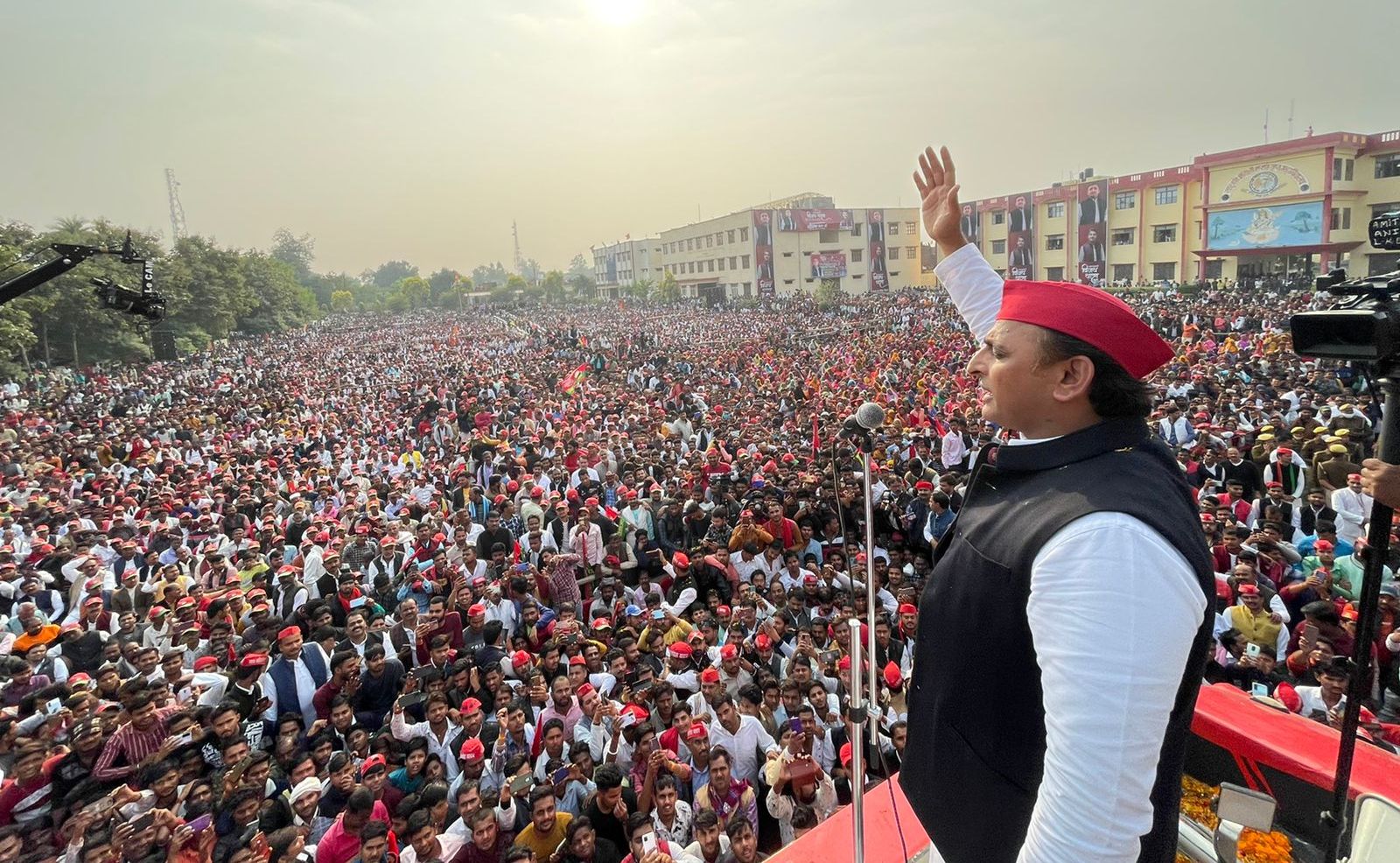 جھانسی کے لوگ اب بی جے پی کے جھانسے میں نہیں آئیں گے: اکھلیش یادو