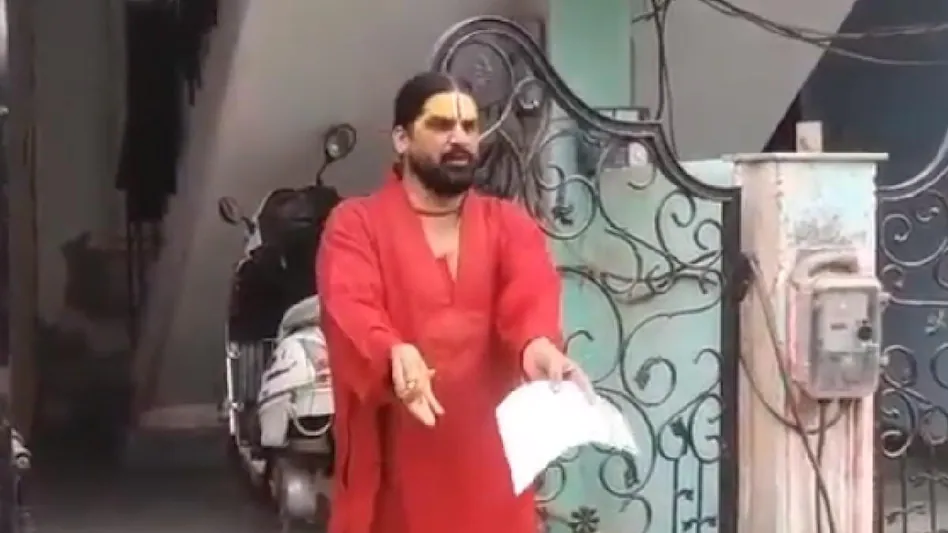متھرا: خودکشی کی دھمکی دینے والا چھیڑخانی کا ملزم بابا گرفتار، ’پولیس شری کرشن جنم بھومی شاہی عیدگاہ یاترا کو کمزور کرنا چاہتی ہے!‘