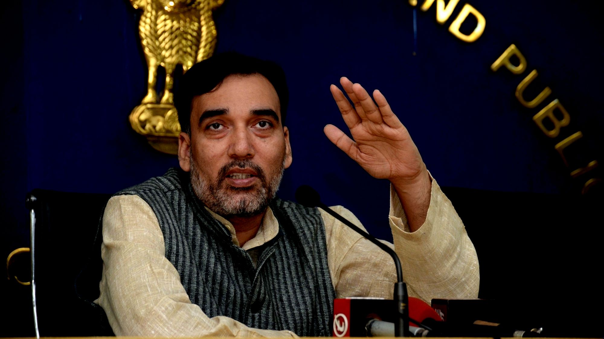فضائی آلودگی: سپریم کورٹ کی پھٹکار کا اثر، دہلی کے تمام اسکول اگلے احکامات تک بند