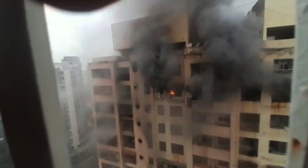 ممبئی: فلک بوس عمارت میں زبردست آگ لگنے کا واقعہ، 7 افراد ہلاک، 15 جھلسے
