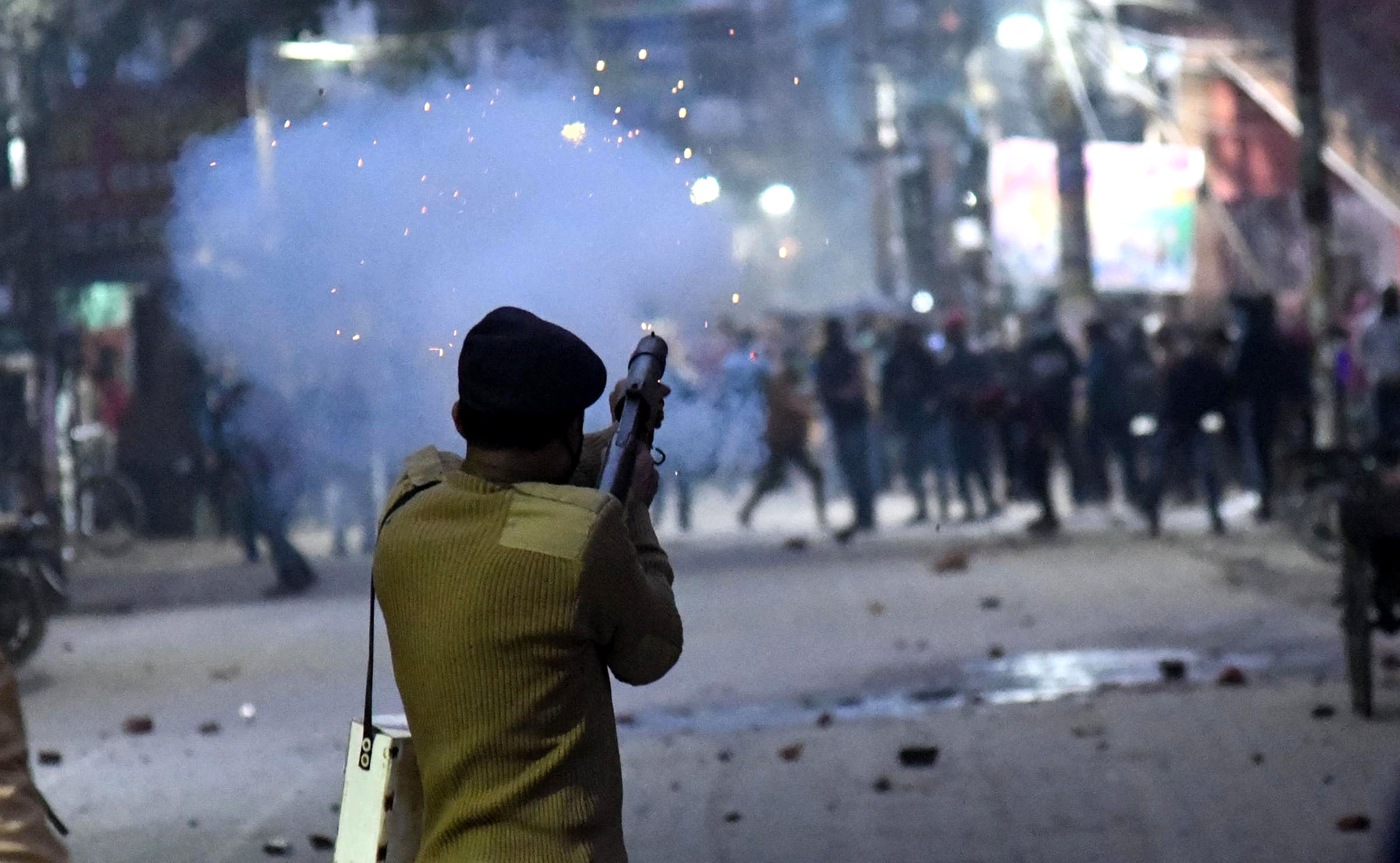 ریلوے بھرتی امتحان کے خلاف طلباء کا احتجاج، بی جے پی کے لئے نئی مصیبت!