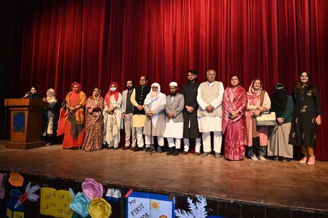 ہمیں شدت سے جائزہ لینا چاہیے کہ مسلمان بری حالت میں کیوں ہیں: مولانا فضل الرحیم مجددی