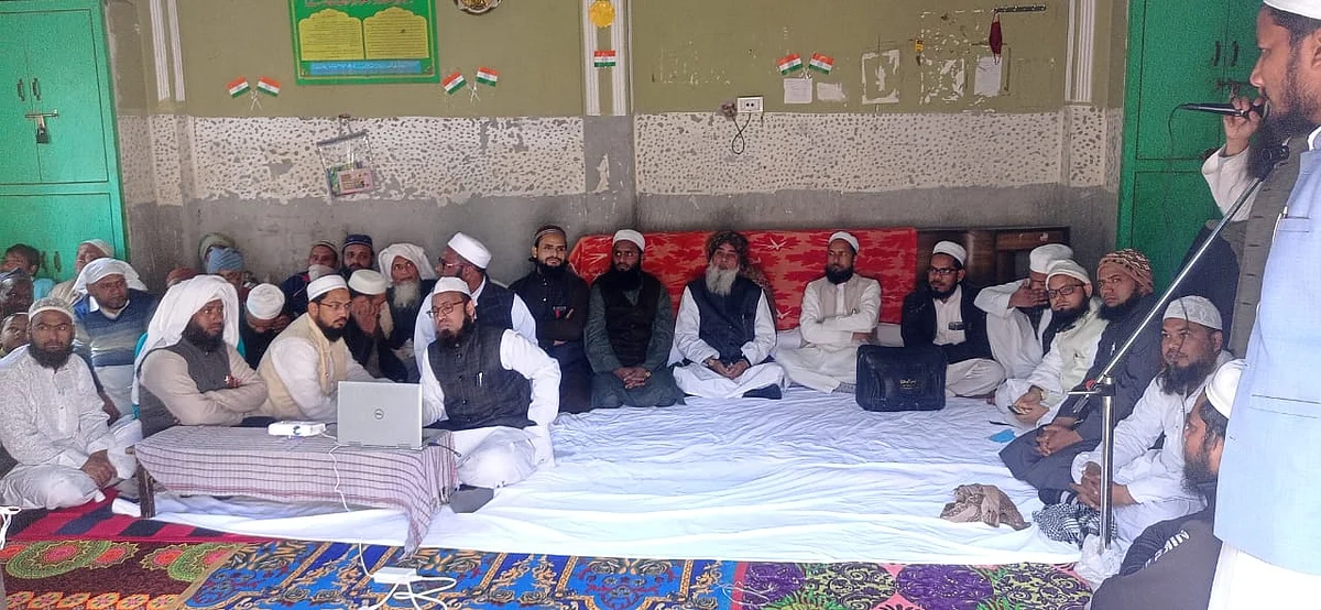 مکتب کی تعلیم ہر مسلمان مرد وعورت پر فرض ہے: مولانا خالد گیاوی