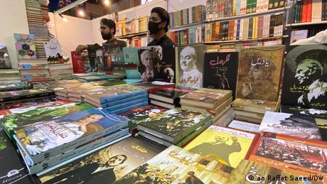 کراچی ادبی میلے میں نظر آئی لوگوں کی دلچسپی