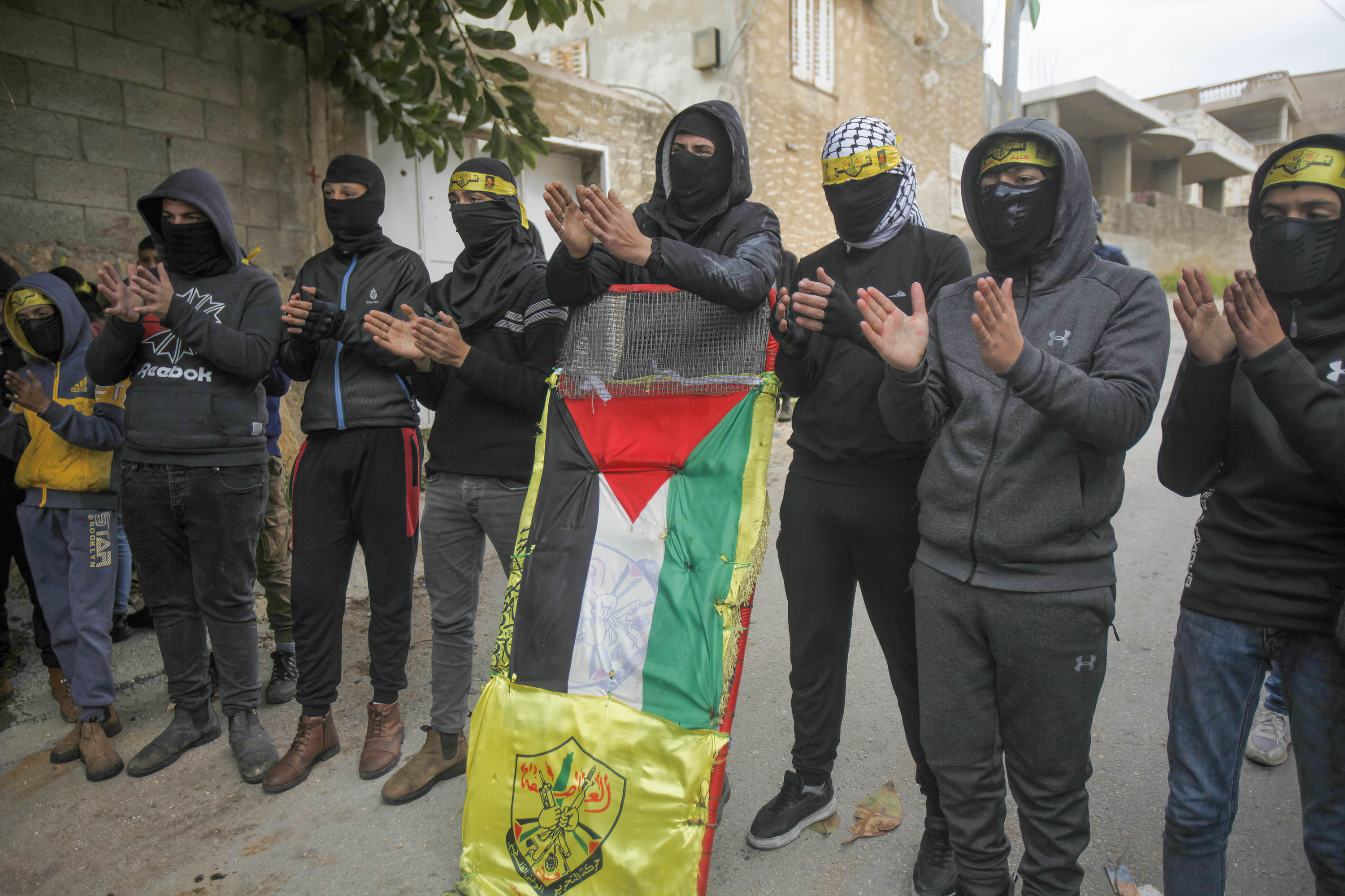 اسرائیلی فوج کے ساتھ جھڑپ میں 130 فلسطینی زخمی