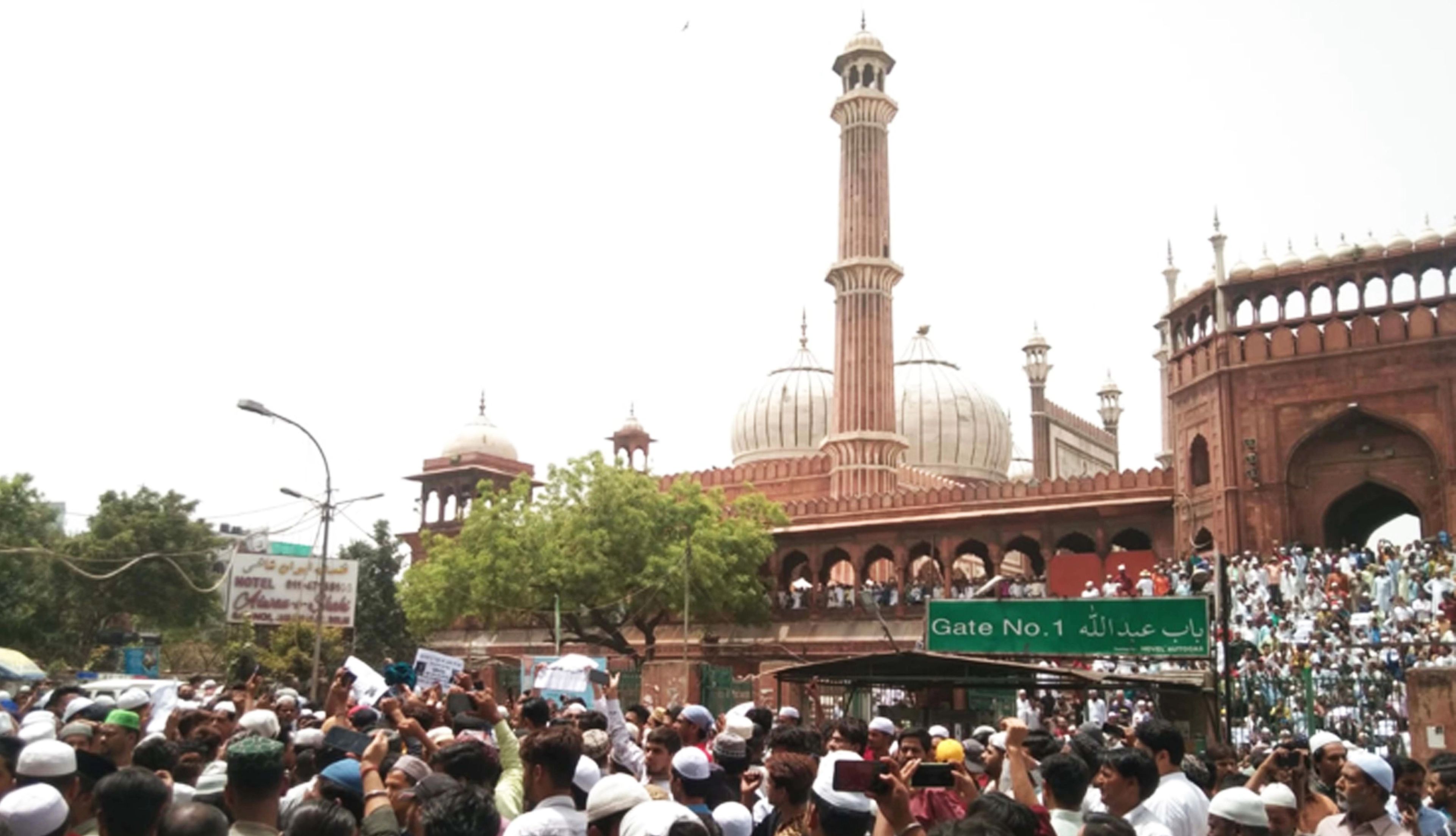 جامع مسجد کے باہر مظاہرہ کرنے والوں کے خلاف قانونی کارروائی ہوگی: پولیس