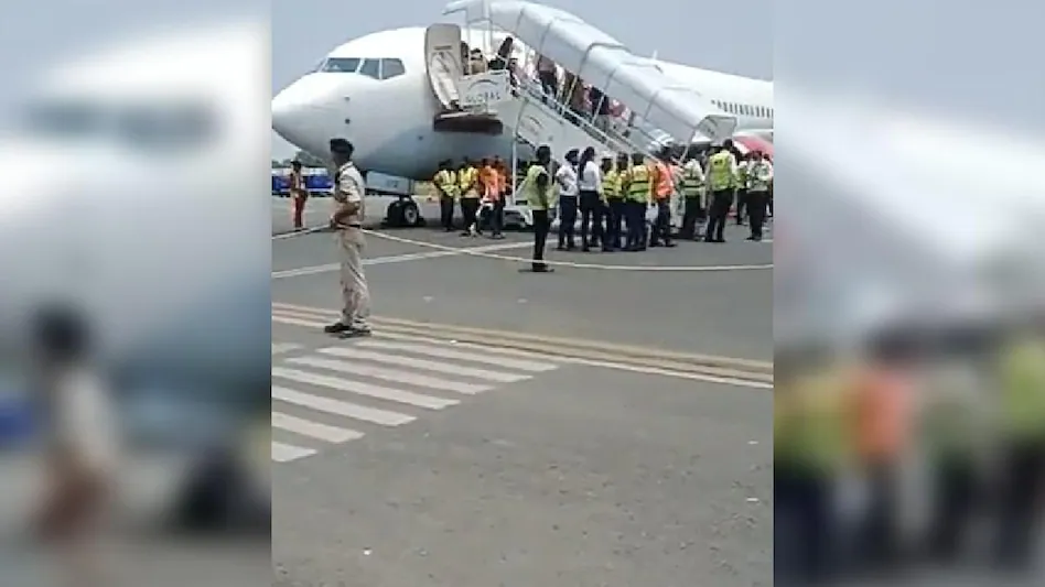 پٹنہ میں اسپائس جیٹ طیارے کی ہنگامی لینڈنگ، ٹیک آف کے دوران انجن میں لگی آگ