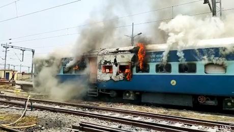'اگنی پتھ‘ منصوبے سے بھارتی معاشرے میں عسکری رجحانات میں اضافے کا خطرہ
