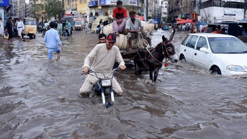 کراچی کی بارش بلدیاتی انتخابات سے قبل پیپلز پارٹی کے تمام دعوے بہا کر لے گئی