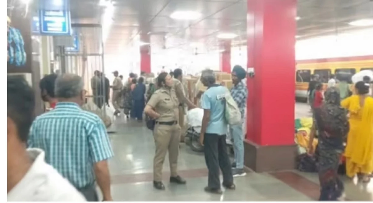 اتراکھنڈ میں کانوڑ اسپیشل ٹرین میں بم کی افواہ سے افرا تفری، ایک شخص گرفتار