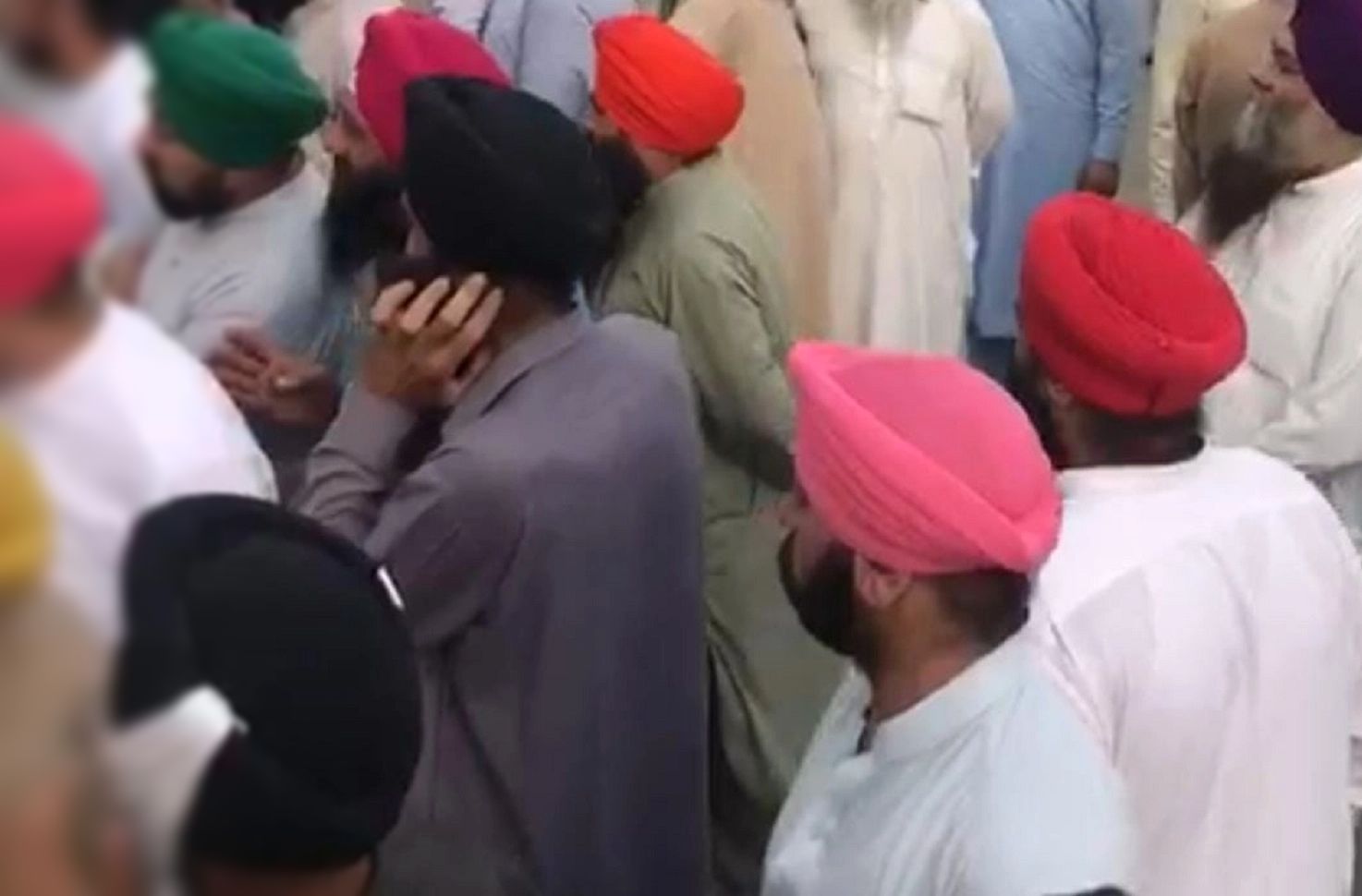 میکسیکو کی سرحد پر سکھوں کی پگڑی اتارنے پر ہنگامہ، جانچ کا حکم صادر