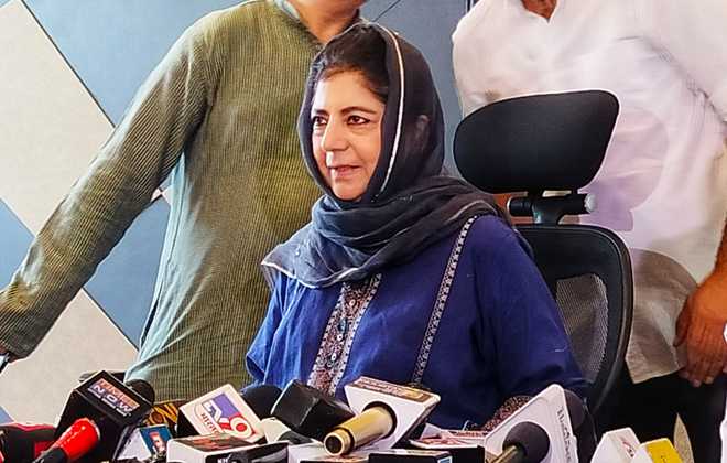 غیر مقامی افراد کو ووٹ ڈالنے کا حق دینا جمہوریت کے تابوت میں آخری کیل: محبوبہ مفتی