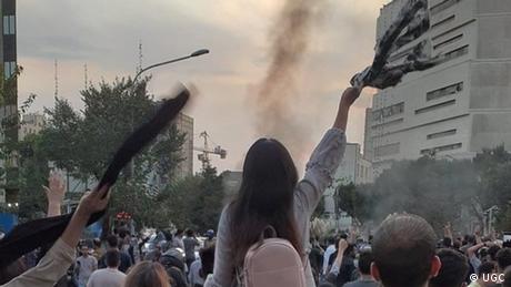 ایران: مظاہرین کے خلاف کریک ڈاؤن میں کم از کم 50 افراد ہلاک