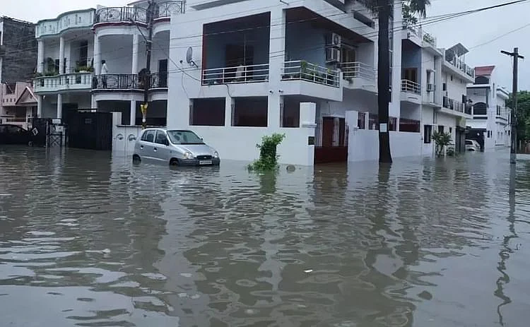 موسلادھار بارش سے لکھنؤ پر چڑھا ’اسمارٹ سٹی‘ کا رنگ دھندلا پڑ گیا، آبی جماؤ نے روکا سی ایم یوگی کا اسپتال دورہ