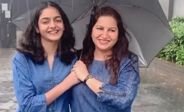سونالی پھوگاٹ کی بیٹی کا وزیر اعظم مودی سے مطالبہ- ’میری ماں کے قتل کی سی بی آئی تفتیش کرائی جائے‘