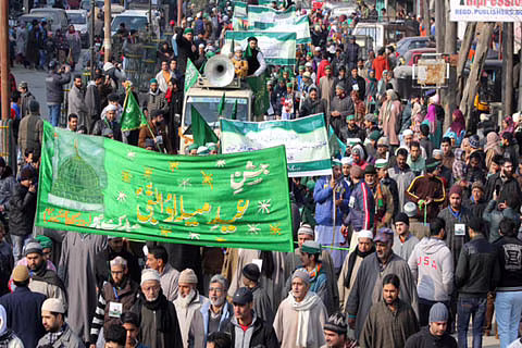 جموں وکشمیر: وقف بورڈ کی جانب سے سری نگر میں پہلی مرتبہ میلاد کا جلوس برآمد