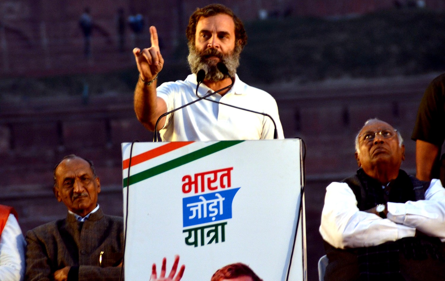 ’سو سنار کی تو ایک لوہار کی‘!