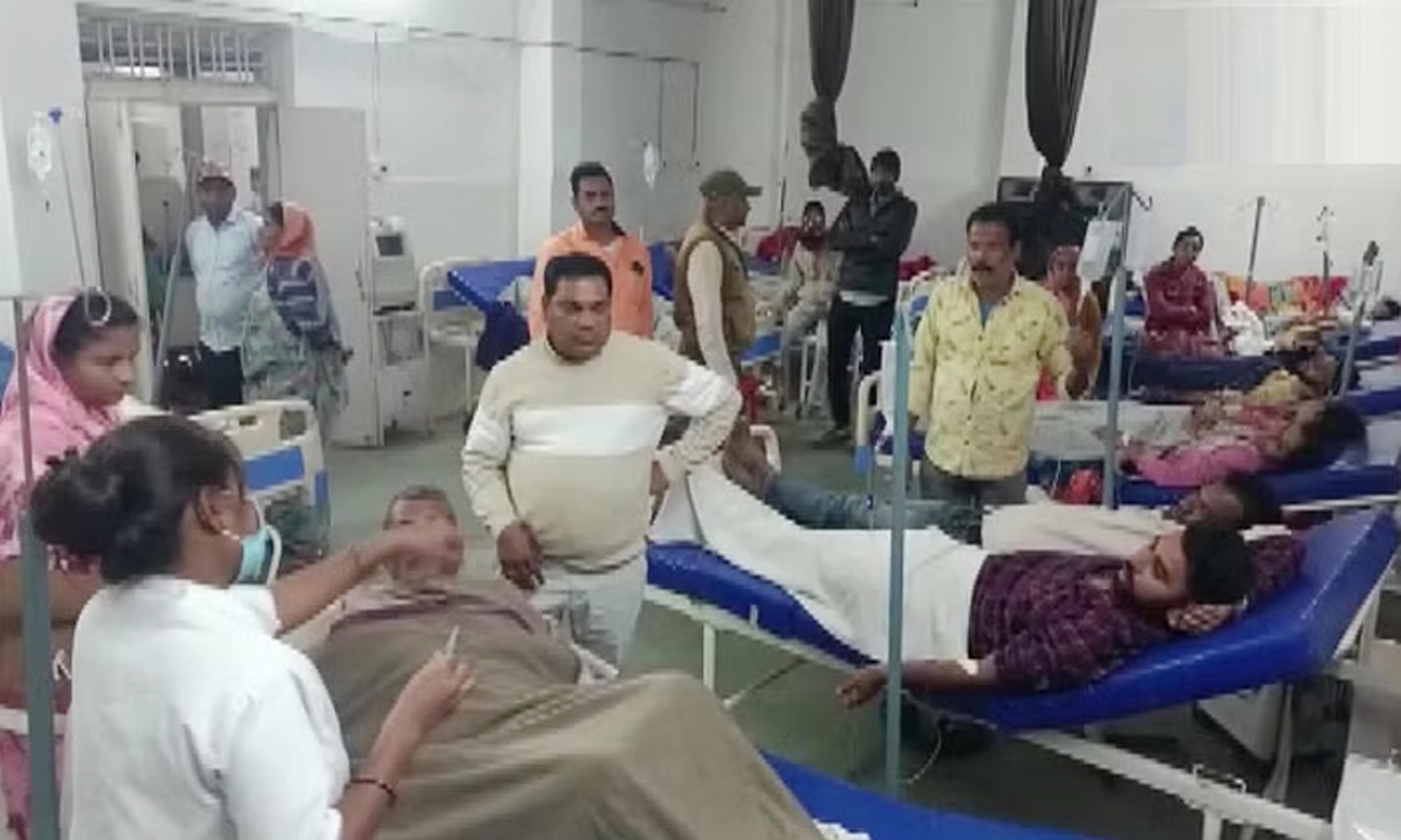 مدھیہ پردیش: شادی کی تقریب میں کھانا کھانے کے بعد 100 سے زیادہ افراد بیمار، اسپتال میں داخل