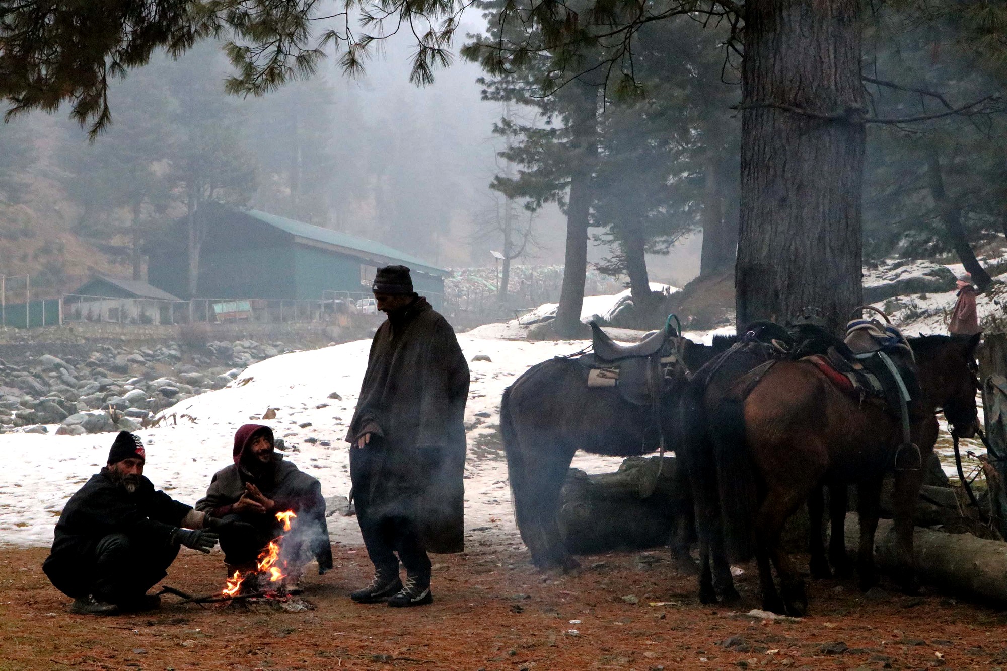 کشمیر: شبانہ درجہ حرارت میں بہتری، برف وباراں کا ایک اور مرحلہ متوقع