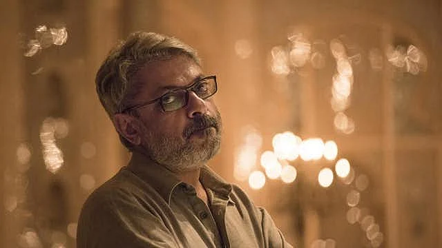 संजय द’लीला बैन-शाली,प्रोड्यूसर, डायरेक्टर, संगीतकार और छोटे बाल वाली दाढ़ी के मालिक.