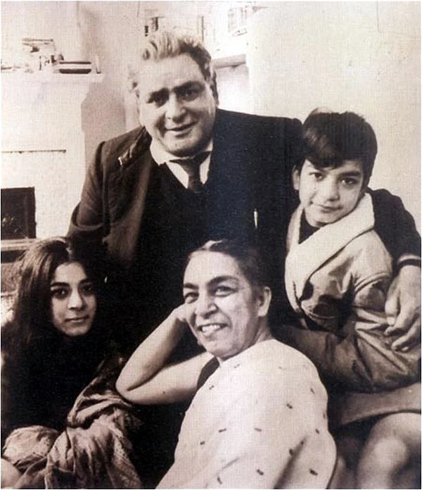 जोहरा पृथ्वीराज कपूर को थिएटर में अपना गुरु मानती थीं.