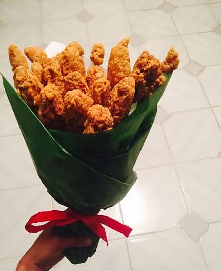 Valentine’s Day:फूलों का नहीं,इस बार कैंडी और पिकल बुके करें गिफ्ट