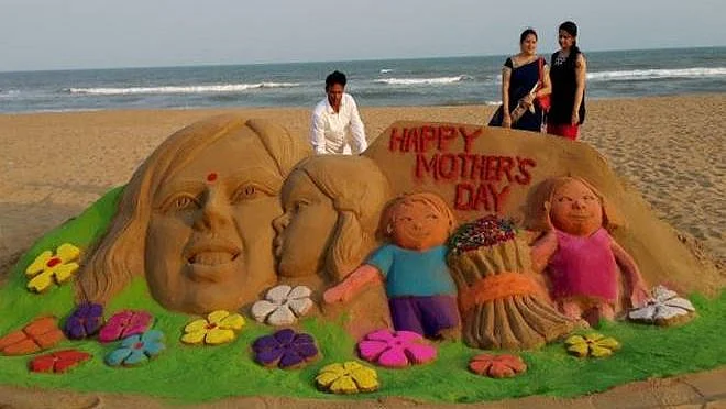Mother’s Day 2019: मई के दूसरे रविवार को ही क्यों मनाया जाता है मदर्स डे, जानें