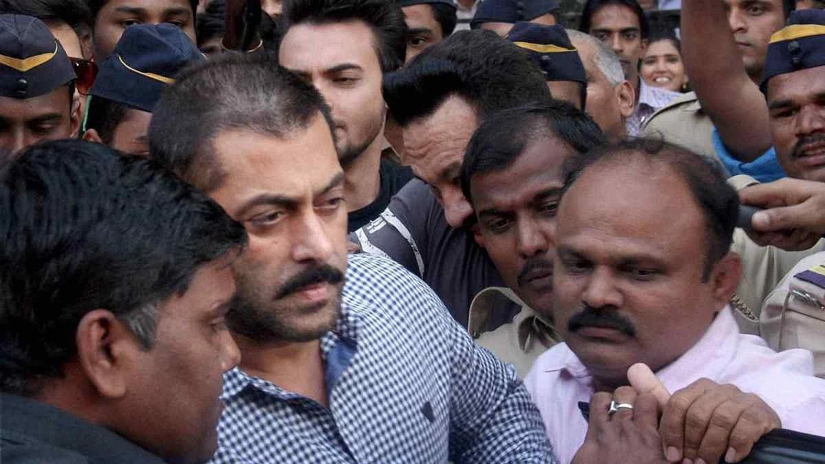 सलमान खान, सैफ अली खान, नीलम, तब्बू और सोनाली बेंद्रे 1998 में राजस्थान के जोधपुर में फिल्म <b>‘हम साथ-साथ हैं’ </b>की शूटिंग कर रहे थे.