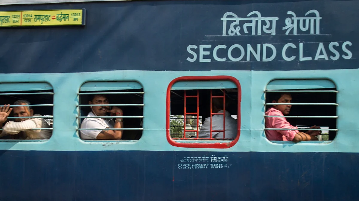 IRCTC Train Ticket. आईआरसीटीसी हर महीने कैंसिल कर देता है 8 लाख से ज्यादा टिकट.