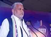 प्रत्येक महानगर के बीच में बने