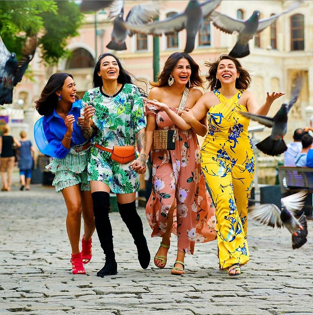 रिव्यू: असली लगता है ‘फोर मोर शॉट्स प्लीज-2’ की लड़कियों का संघर्ष