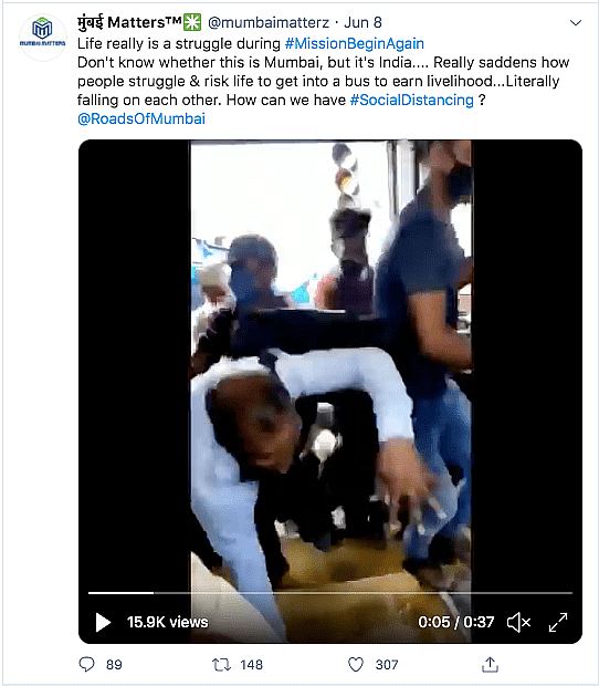 मुंबई-दिल्ली नहीं, कोलकाता का है बस में चढ़ती भीड़ का वायरल वीडियो