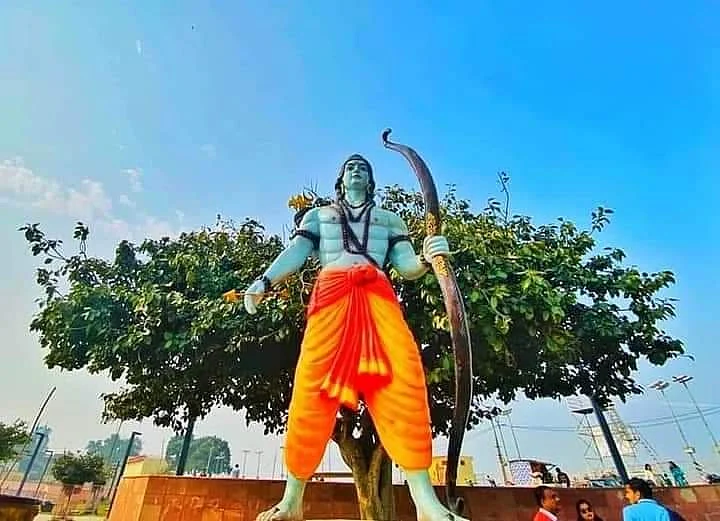 राम मंदिर भूमि पूजन से पहले कहीं भगवान राम दीवार पर नजर आ रहे हैं तो कहीं उनकी मूर्ति खड़ी नजर आ रही है
