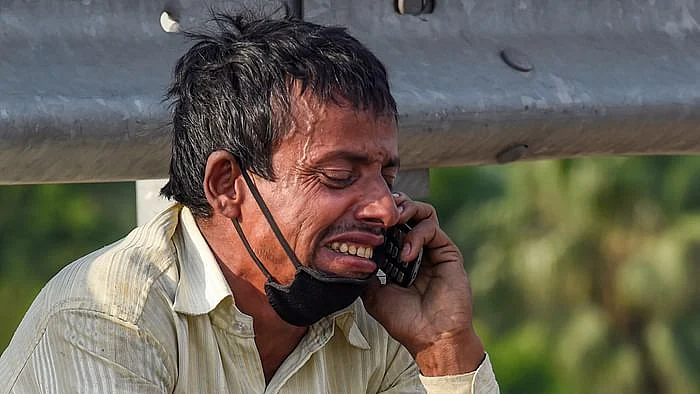 कोरोना लॉकडाउन के ठीक बाद हजारों मजदूर पैदल चलने पर हुए थे मजबूर