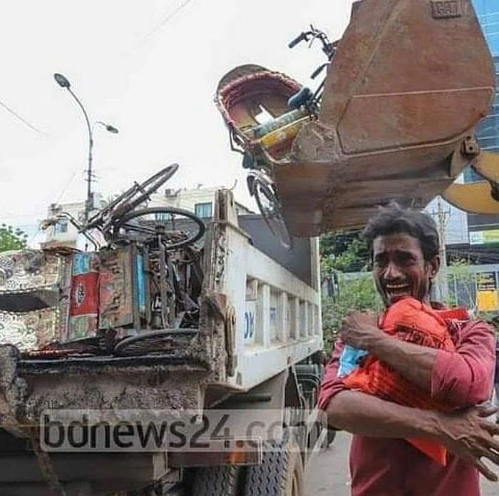 रोते रिक्शावाले का वीडियो भारत का नहीं, बांग्लादेश का है