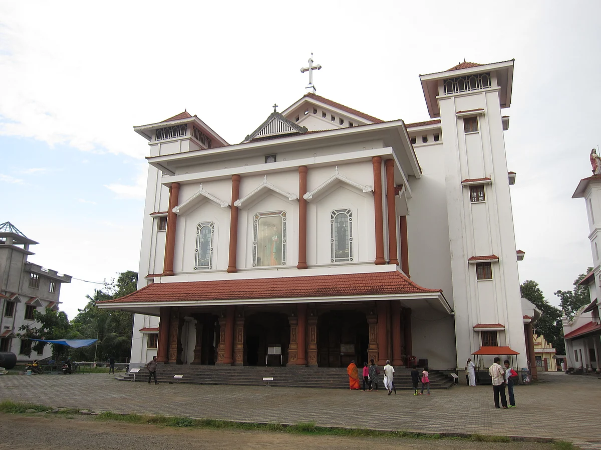मलयात्तूर चर्च - Malayattoor Chruch
