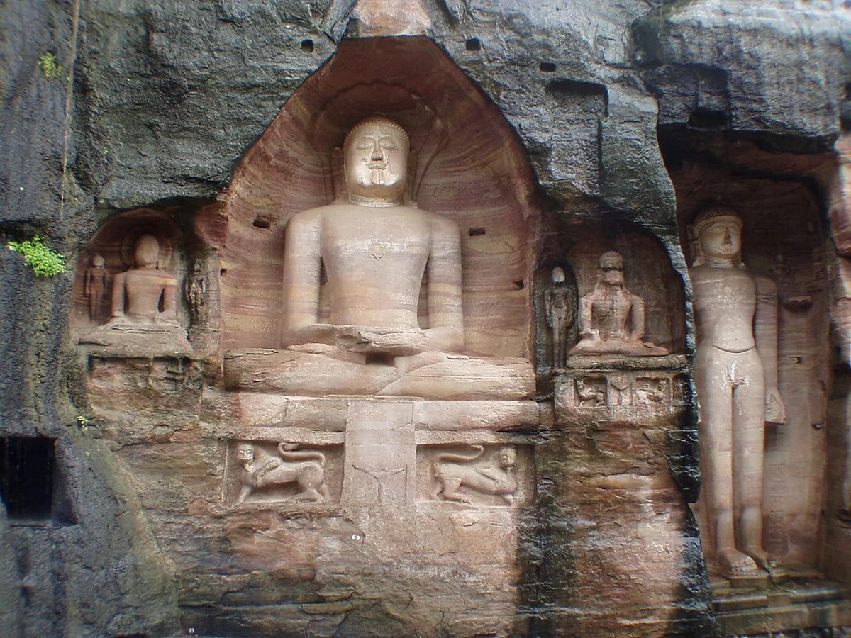 गोपाचल पर्वत के बारे में जानकारी - Gopachal Parvat in Hindi
