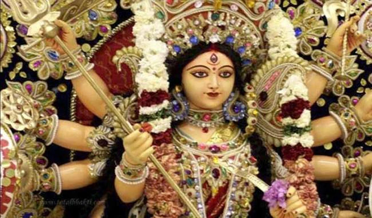 चैत्र नवरात्रि के दिन नौ देवियों को प्रसन्न करें इन रंगों से
