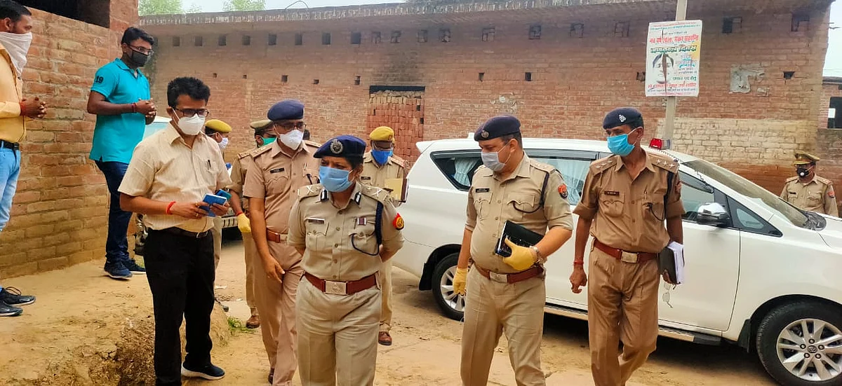 सीएम के संज्ञान लेने के बाद कार्रवाई में तेजी, इंस्पेक्टर निलंबित, परिजनों के घर पहुंची आईजी