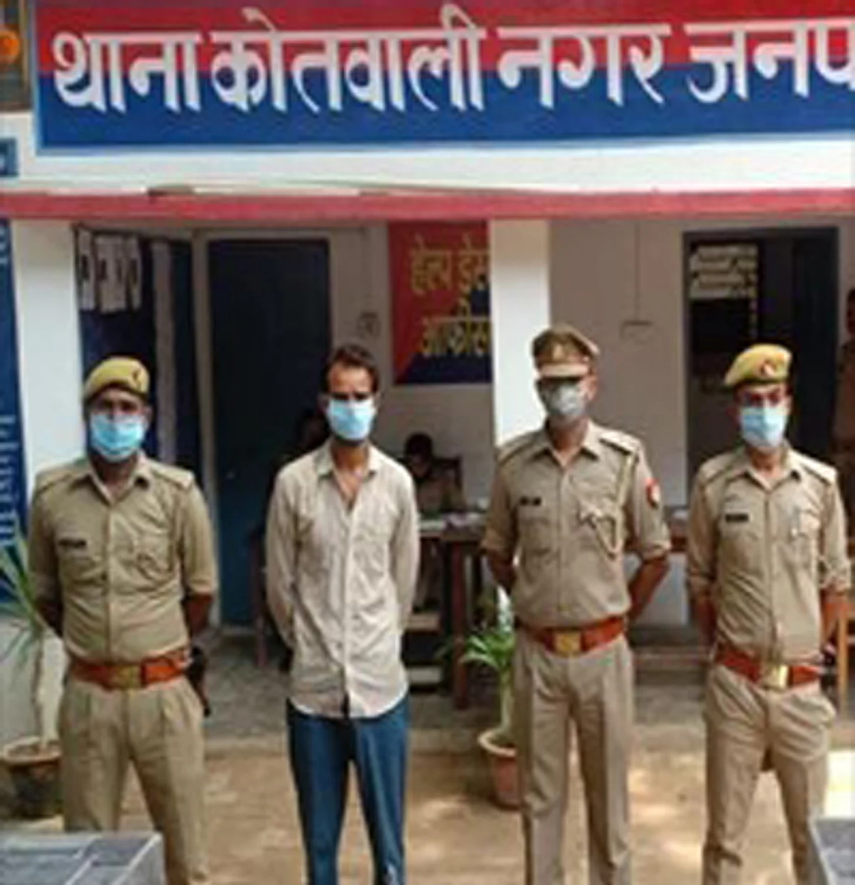 बीस हजार का ईनामी गैंगेस्टर गिरफ्तार