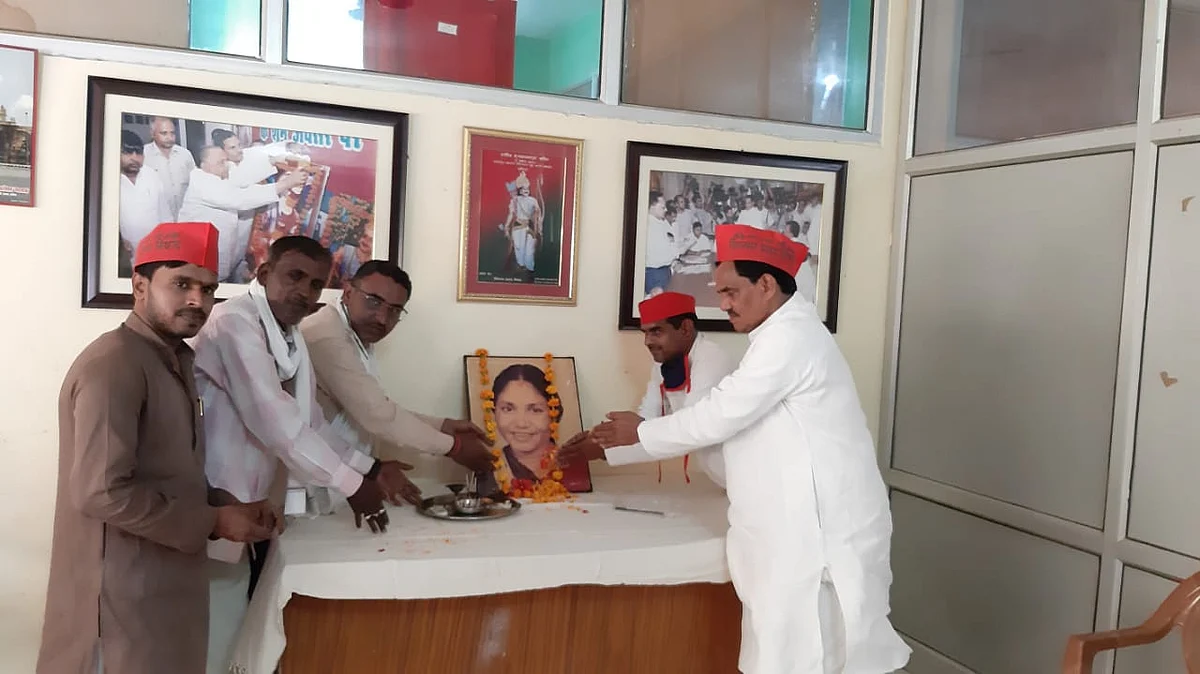 सांसद ने फूलन देवी को वीरांगना बता पुण्यतिथि मनाई