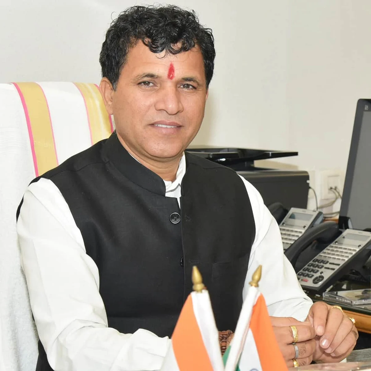 राज्य सरकार स्विमिंग पूल की मौज-मस्ती में व्यस्त : केन्द्रीय मंत्री