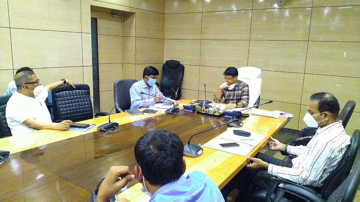 डीसी ने की राजस्व एवं पीएम किसान योजना की समीक्षा।