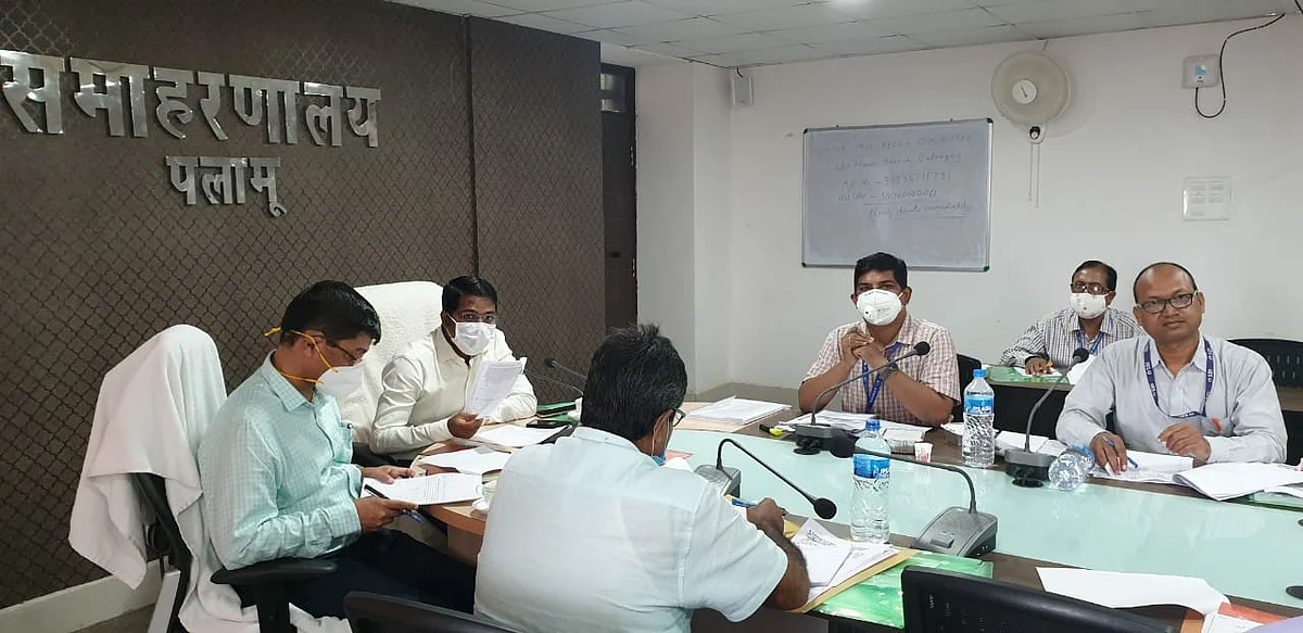 लाभुकों को शत प्रतिशत केसीसी से अच्छादित करना सुनिश्चित करें:उपायुक्त