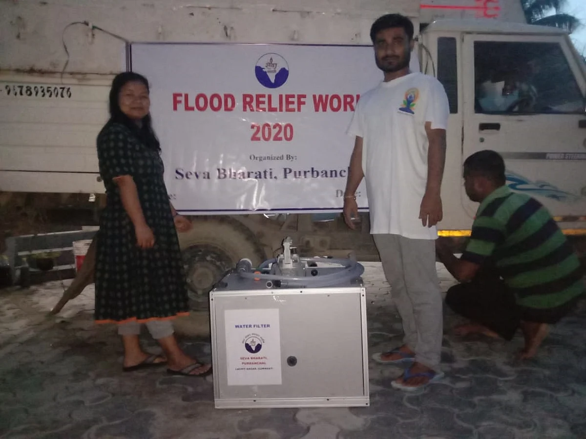 सेवा भारती पूर्वांचल ने राज्य विभिन्न जिलो में शुरू किया बाढ़ राहत अभियान