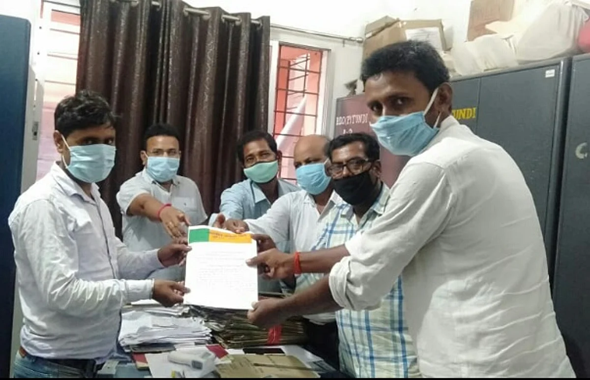 भाजपा के नेतृत्व में किसानों की समस्या को लेकर बीडीओ के नाम ज्ञापन।