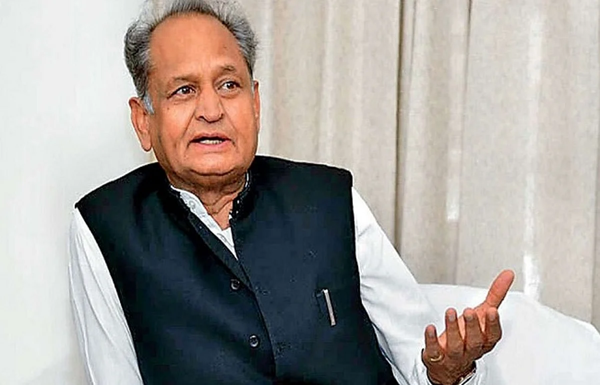 राज्यपाल अंतरआत्मा से करें फैसला, जनता ने राजभवन घेरा तो हमारी जिम्मेदारी नहीं: गहलोत