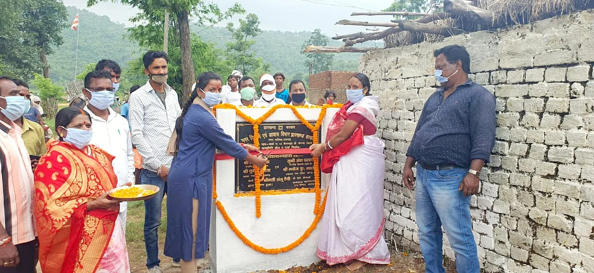 सरना स्थल में कम्युनिटी हॉल और पार्क निर्माण का विधायक ने किया शिलान्यास