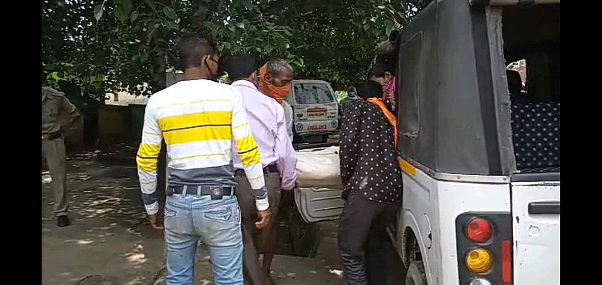 अज्ञात वाहन की टक्कर से मोटरसाइकिल सवार युवक की मौत, एक घायल